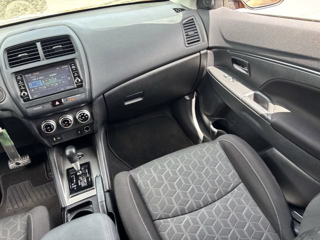 Used 2020 Mitsubishi Outlander Sport ES AWD/4WD image 16