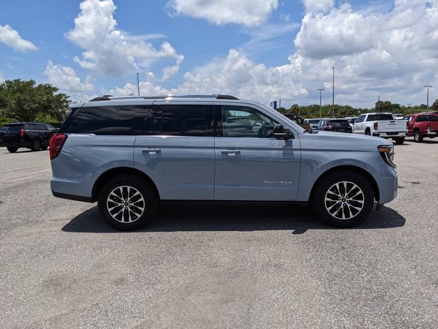 Used 2025 Ford Expedition Platinum AWD/4WD image 3