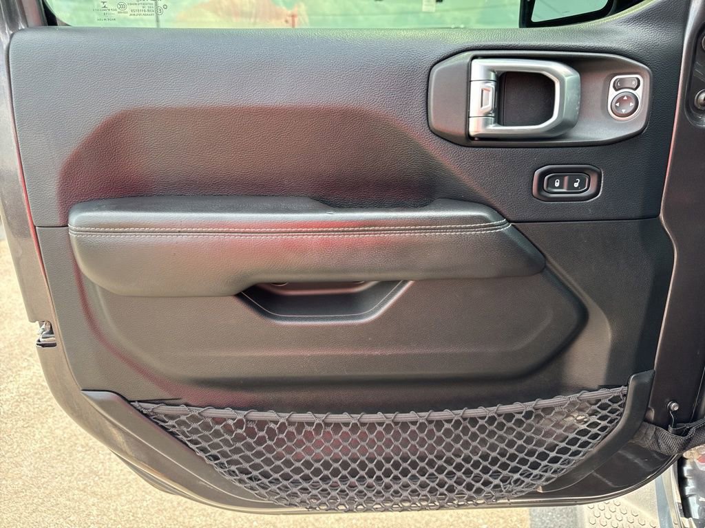 Used 2018 Jeep Wrangler Unlimited Sahara image 30