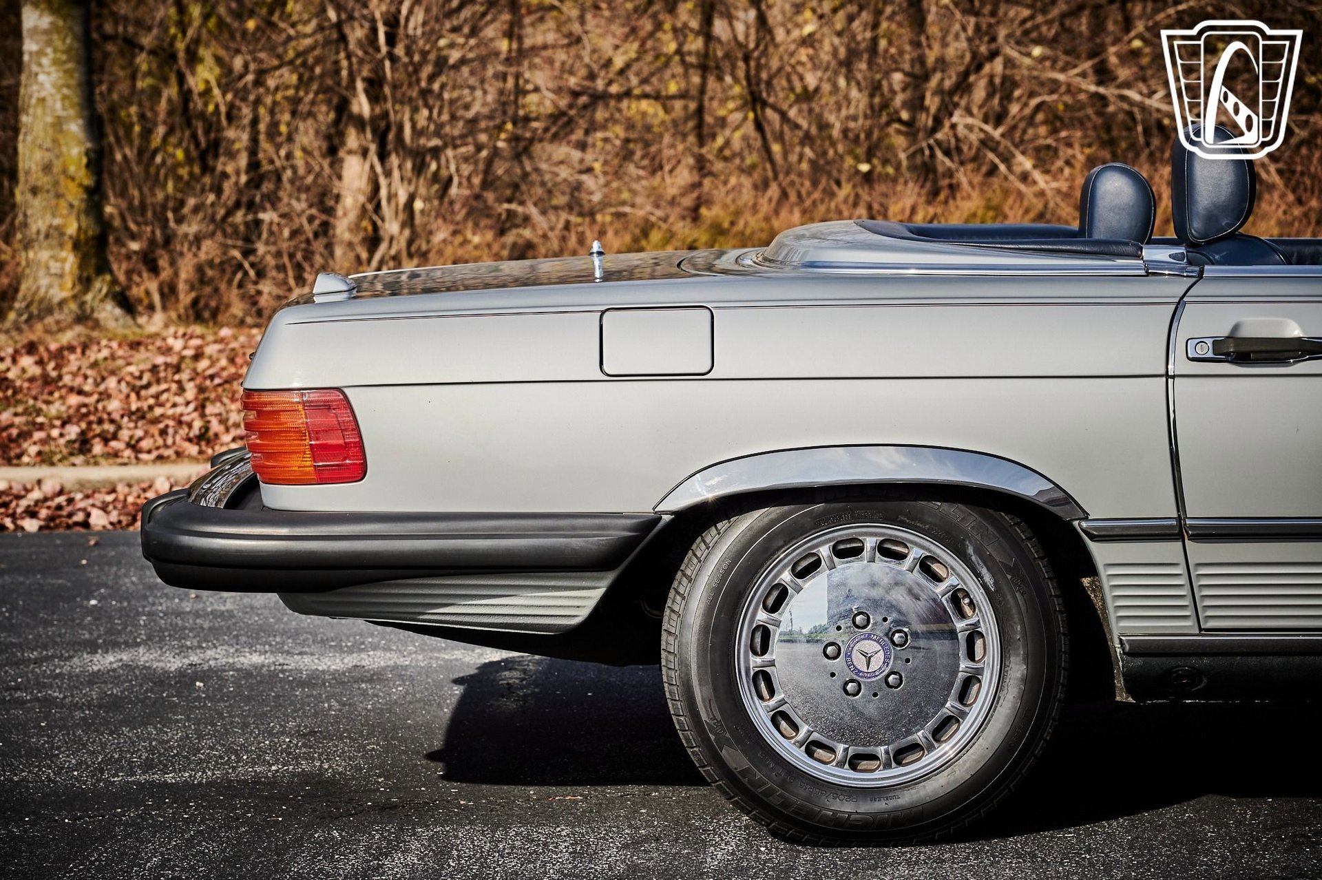Used 1988 Mercedes-Benz 560 SL image 29