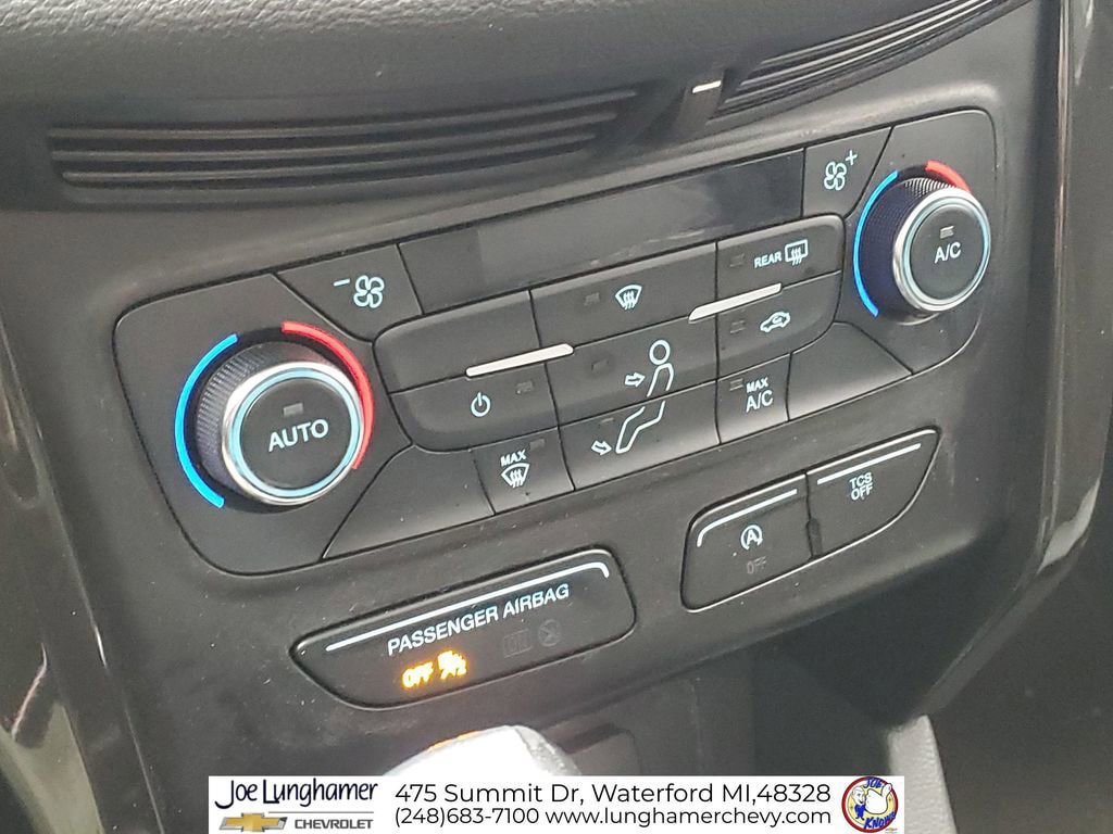 Used 2017 Ford Escape SE w/ SE Sport Appearance Package image 18