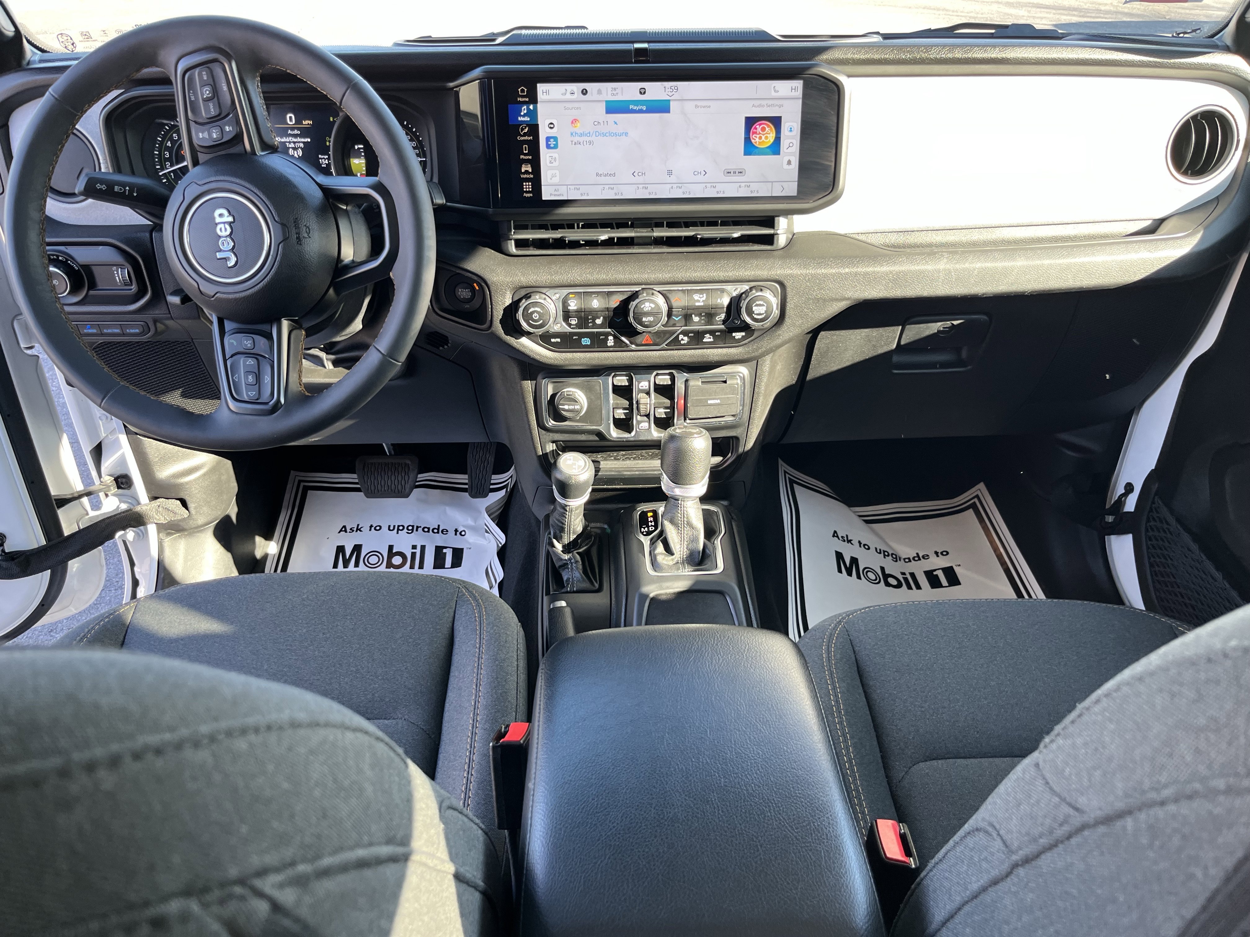 Used 2024 Jeep Wrangler Unlimited w/ Convenience Group image 17