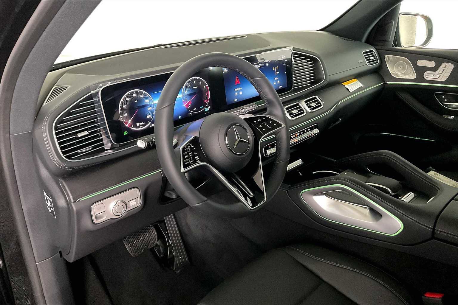 Used 2025 Mercedes-Benz GLS 450 4MATIC image 10