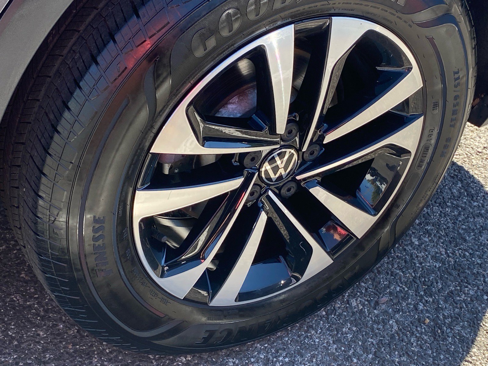 Certified 2024 Volkswagen Tiguan S AWD/4WD image 19
