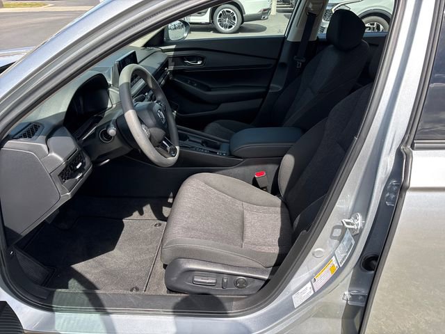 Used 2025 Honda Accord SE image 9