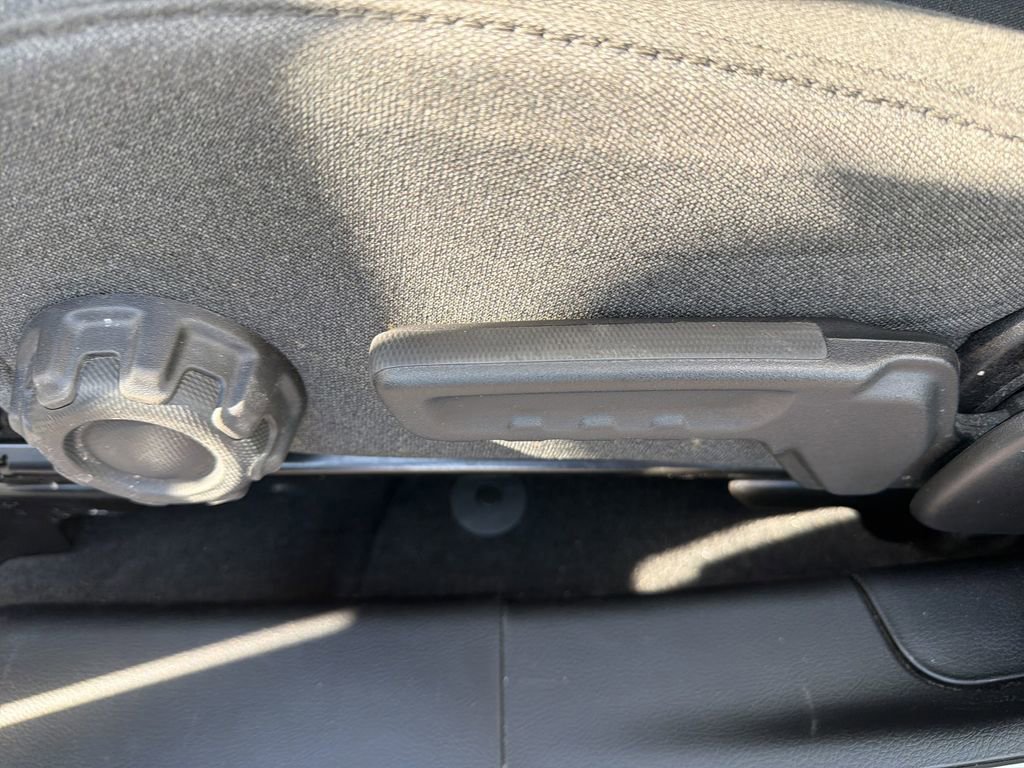 Used 2025 Jeep Gladiator Sport AWD/4WD image 16