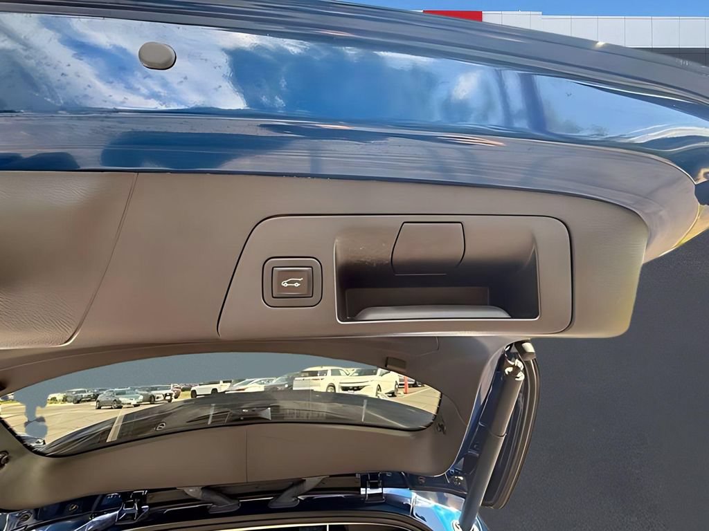 Used 2023 Buick Envision Avenir AWD/4WD image 29