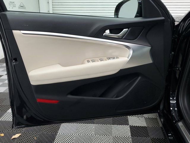 Used 2026 Genesis G70 2.5T image 20