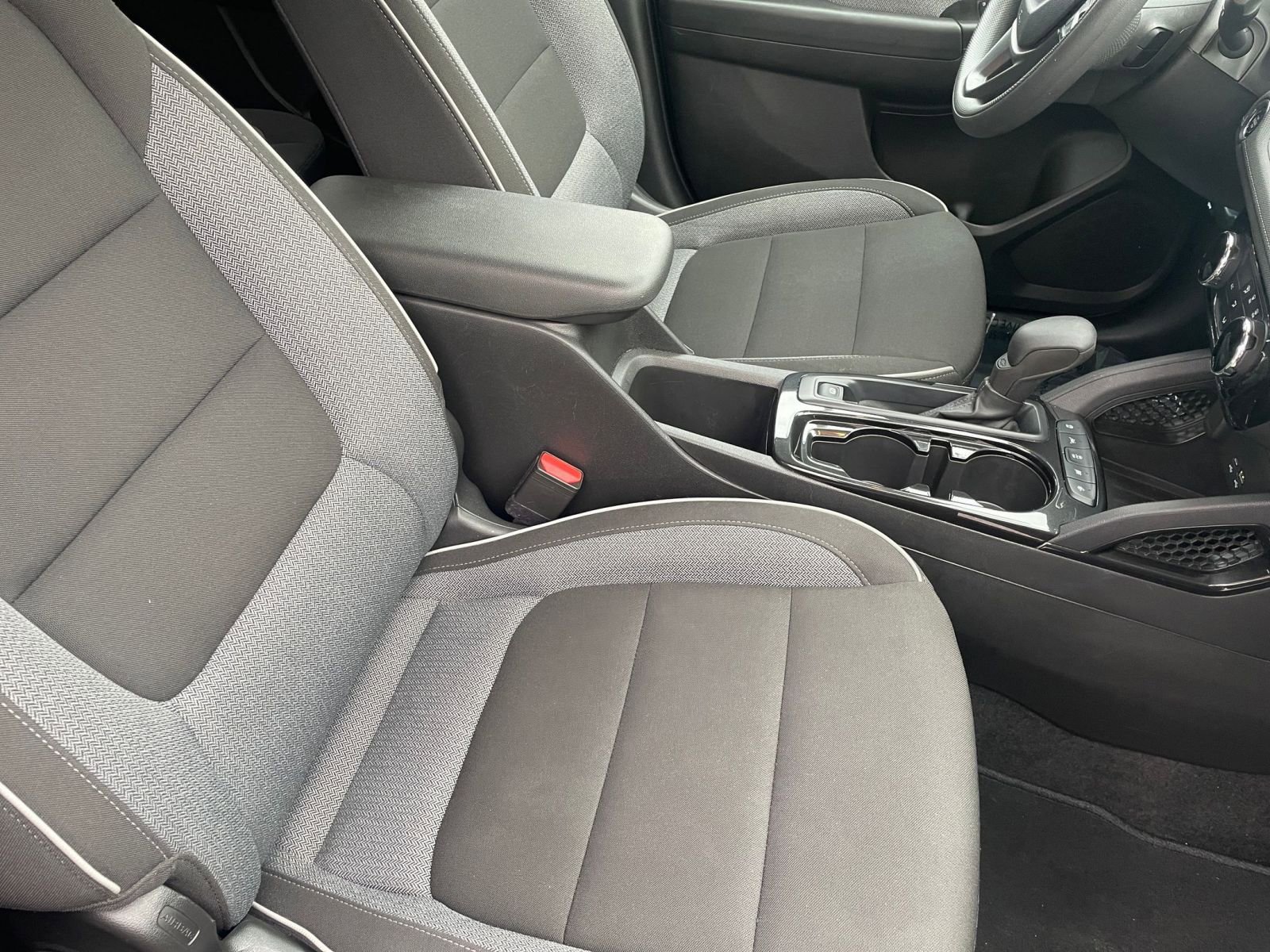 Used 2025 Chevrolet TrailBlazer LT image 35