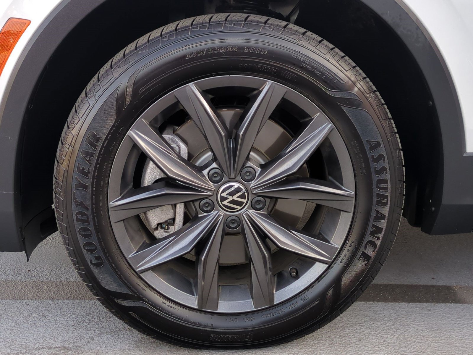 Used 2023 Volkswagen Tiguan SE FWD image 25