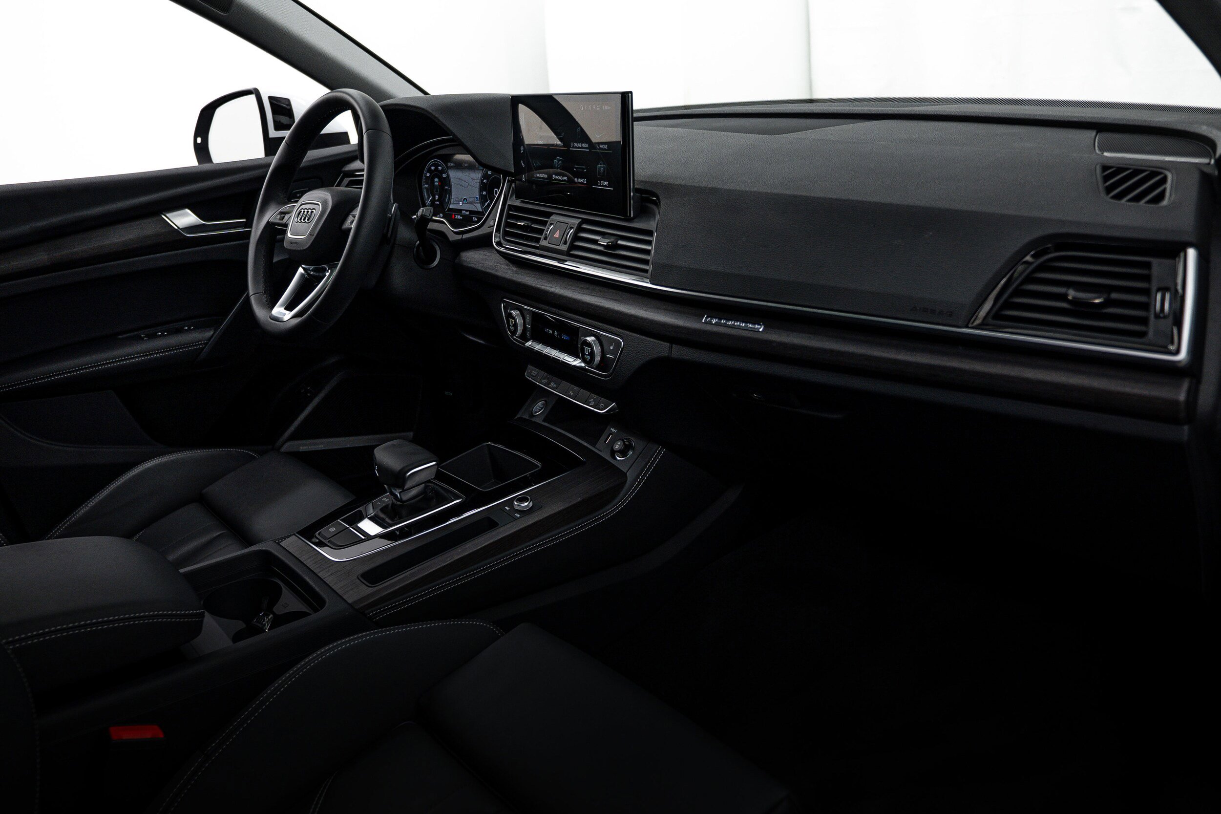 Certified 2024 Audi Q5 e Premium Plus AWD/4WD image 8