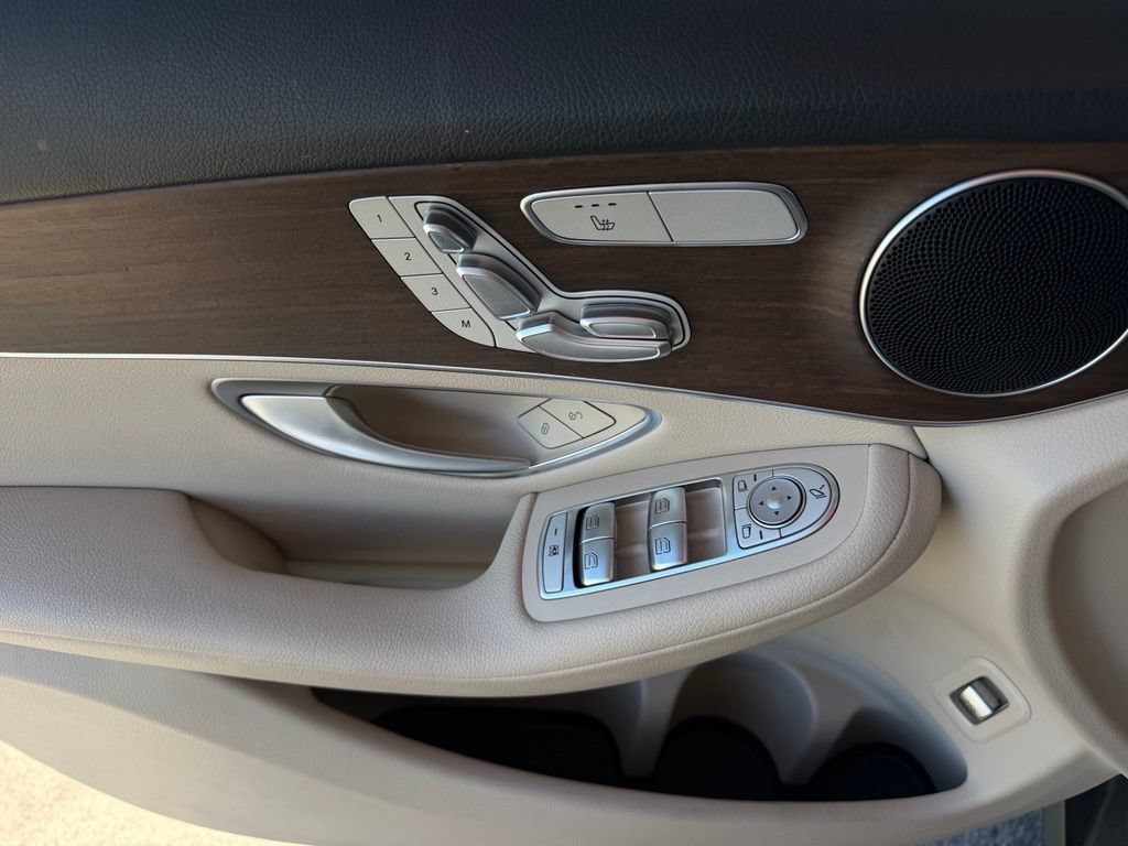 Used 2022 Mercedes-Benz GLC 300 image 19