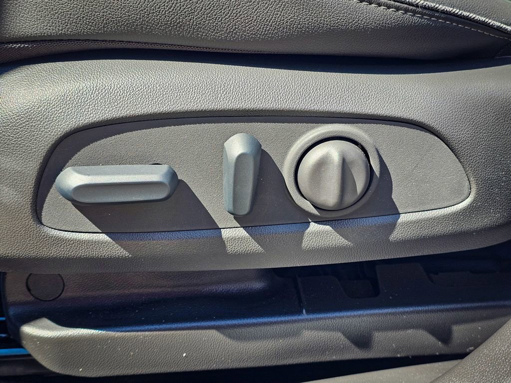 Used 2023 Buick Encore GX Select w/ Safety Package II image 13