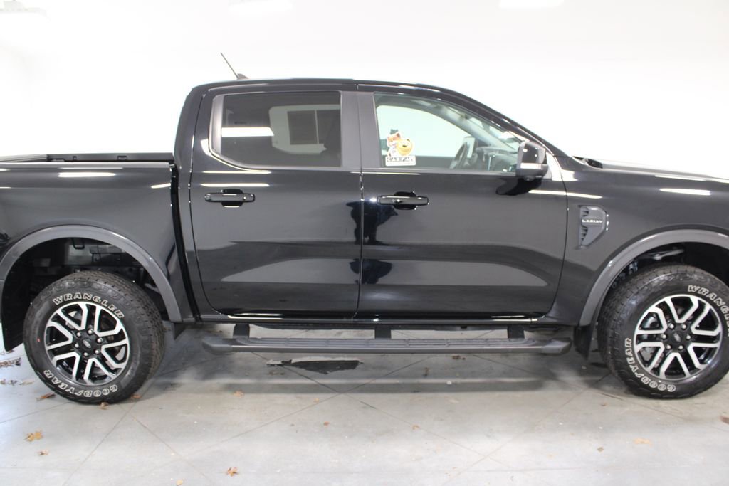 Used 2024 Ford Ranger Lariat w/ FX4 Off-Road Package image 11