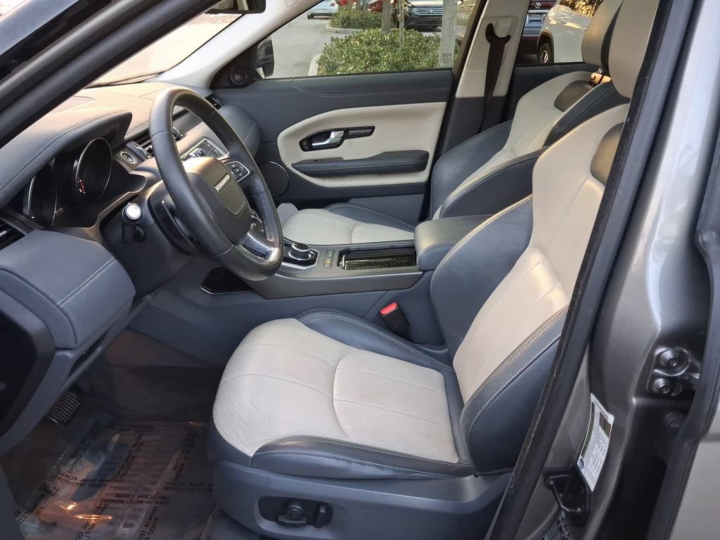 Used 2019 Land Rover Range Rover Evoque SE AWD/4WD image 16