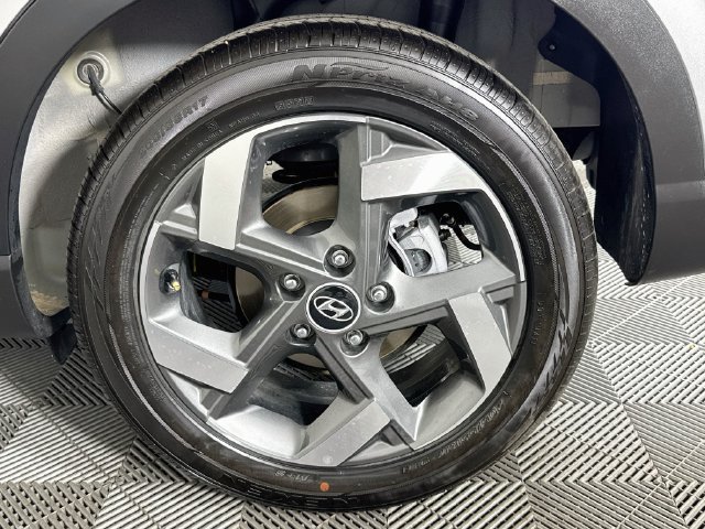 Used 2026 Hyundai Venue SEL FWD image 38