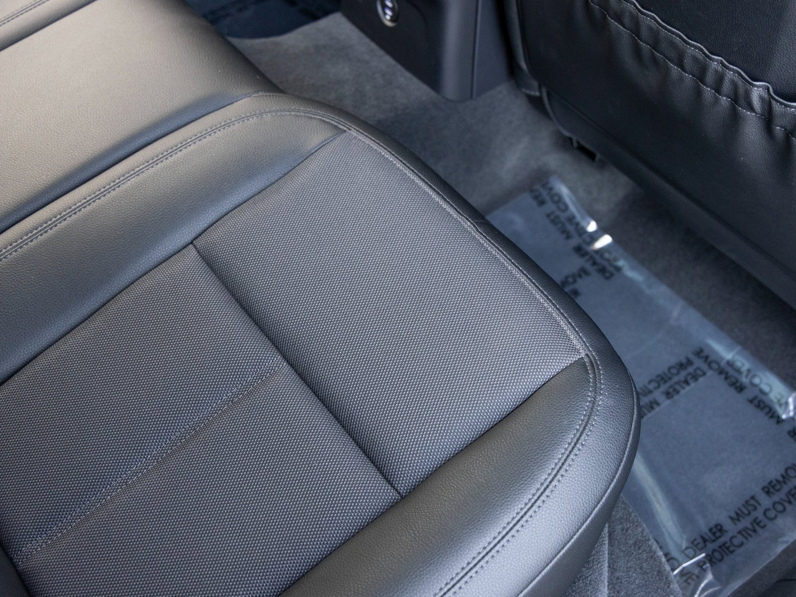 Certified 2025 Porsche Macan image 48