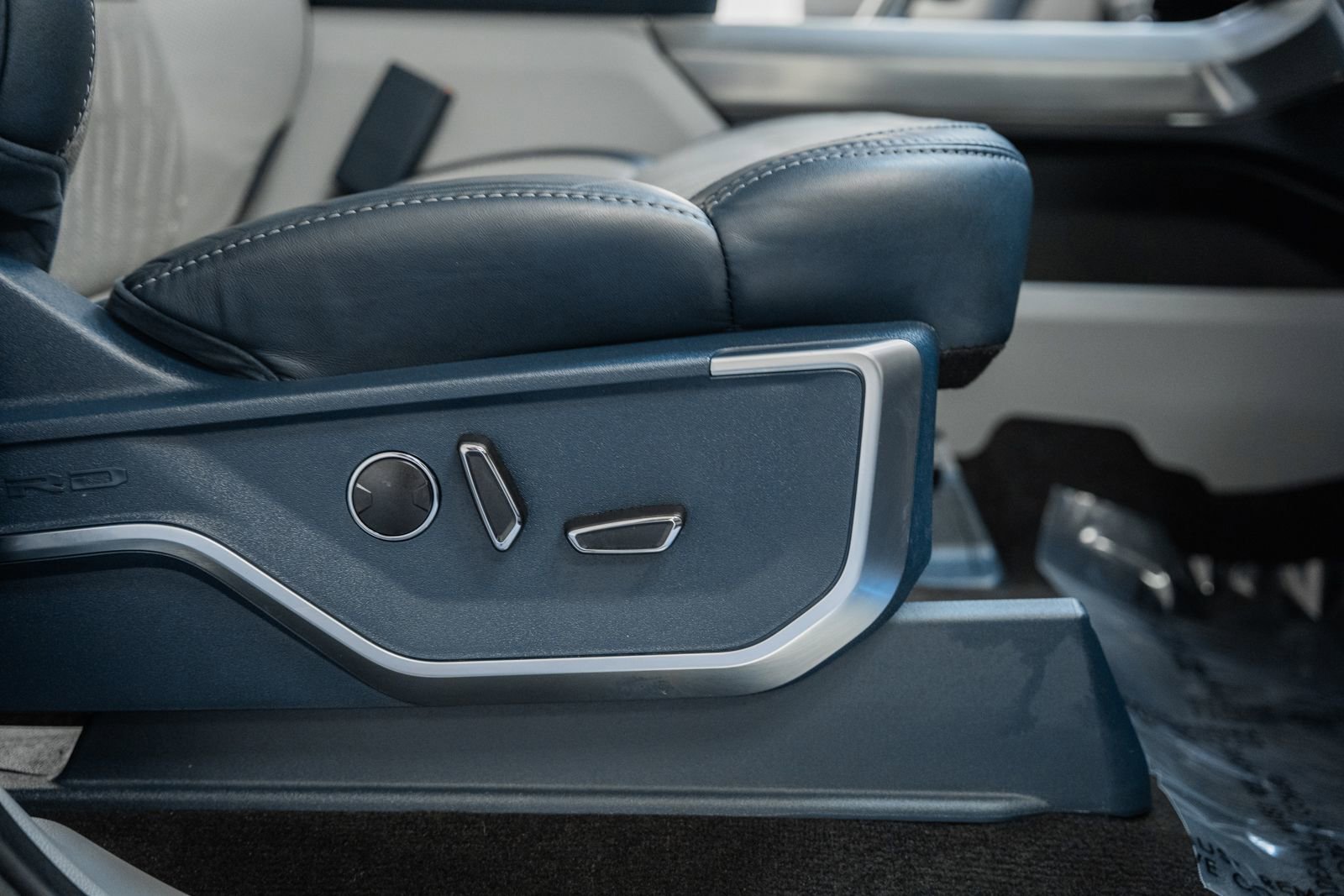 Used 2023 Ford F150 Limited image 49