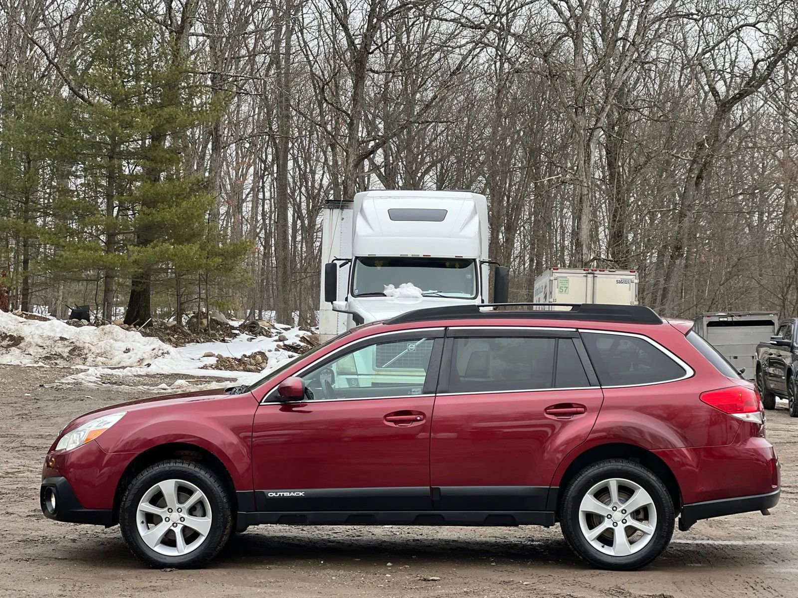Used 2013 Subaru Outback 2.5i Premium w/ All-Weather Pkg image 3