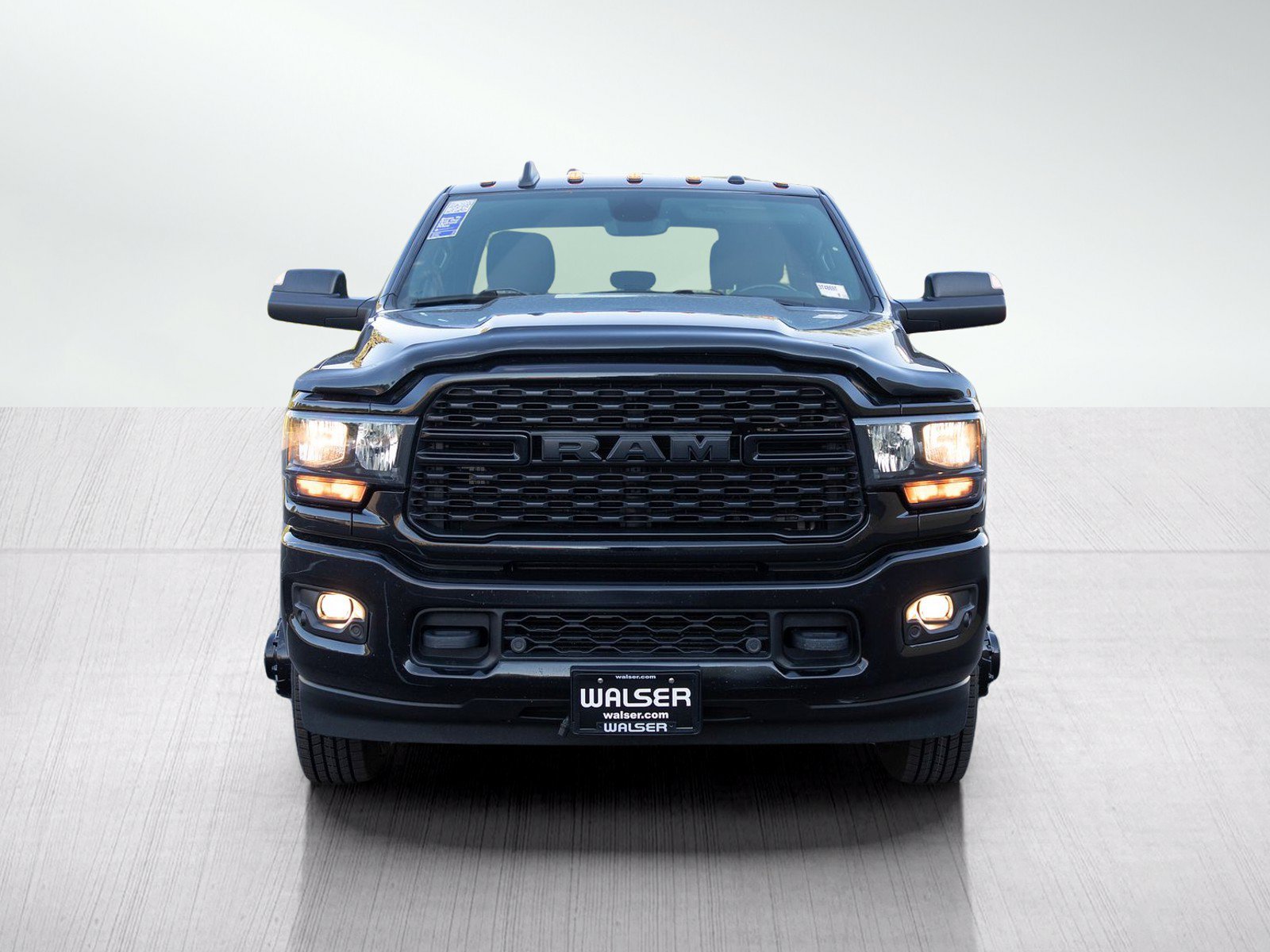 Used 2022 RAM 3500 Big Horn w/ Night Edition AWD/4WD image 8