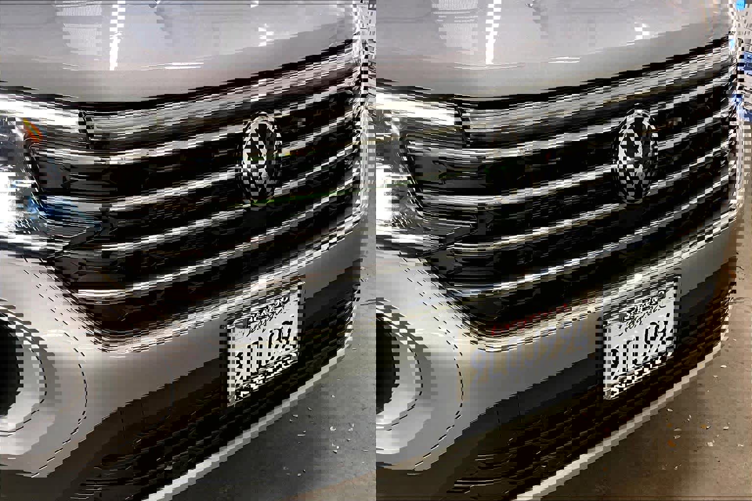 Used 2024 Volkswagen Atlas SE image 32