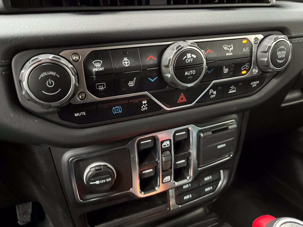 Used 2024 Jeep Wrangler High Altitude AWD/4WD image 37
