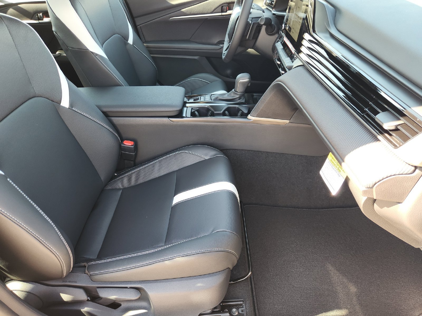New 2026 Toyota Camry SE w/ Convenience Package FWD image 15