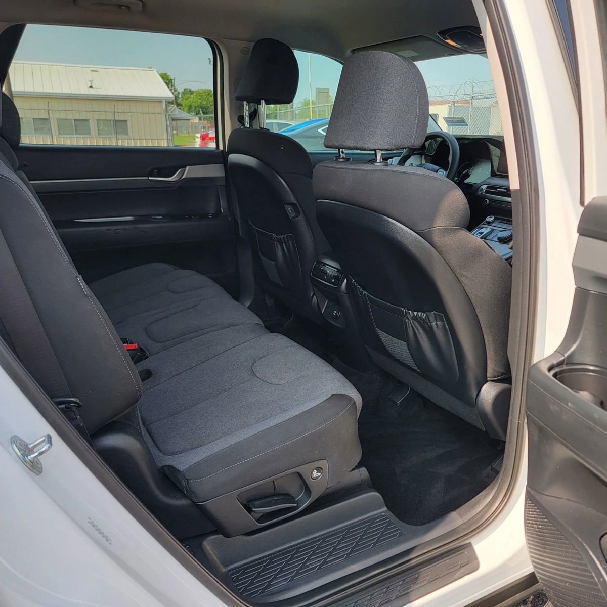 Used 2023 Hyundai Palisade SE image 12