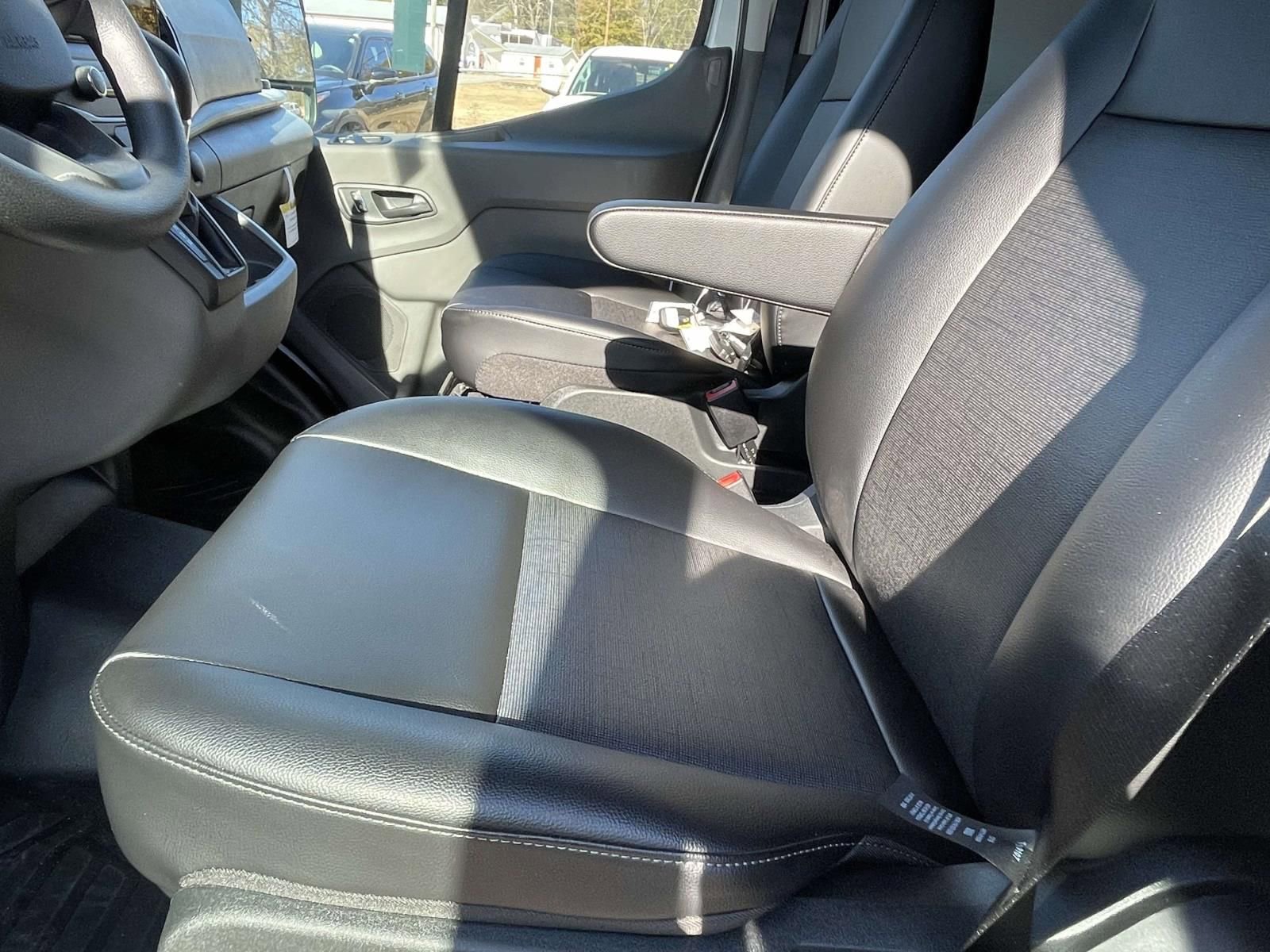 New 2026 Ford Transit 250 148 Medium Roof image 8