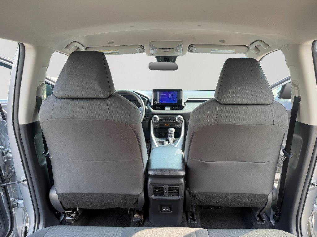 Used 2024 Toyota RAV4 XLE FWD image 29