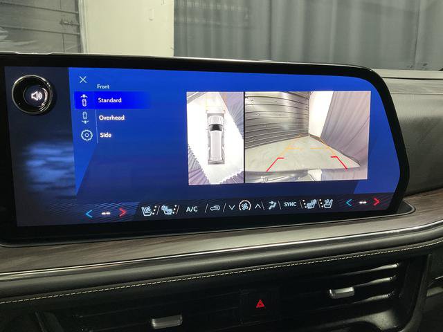 Used 2025 Chevrolet Suburban Premier AWD/4WD image 29