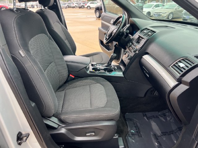 Used 2017 Ford Explorer XLT AWD/4WD image 15