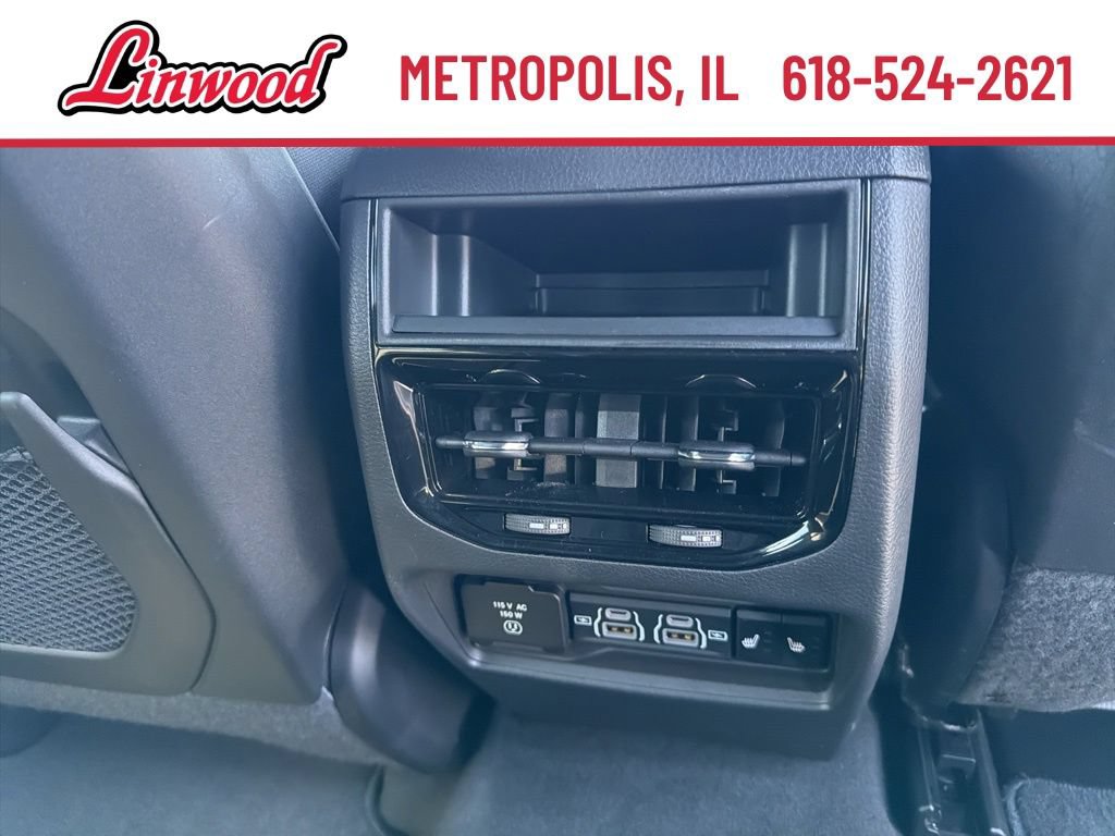 Used 2024 Jeep Grand Cherokee Limited w/ Black Appearance Package AWD/4WD image 11