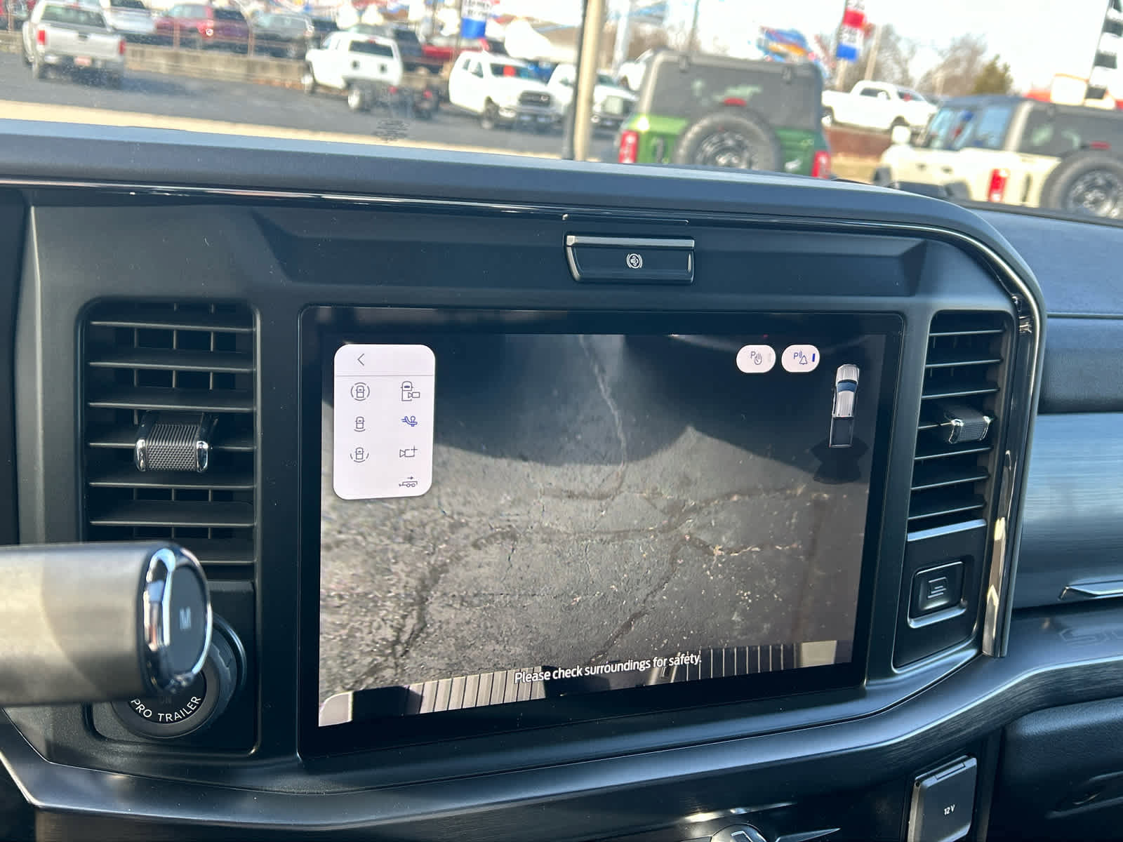 New 2026 Ford F250 Lariat w/ Black Appearance Package image 40