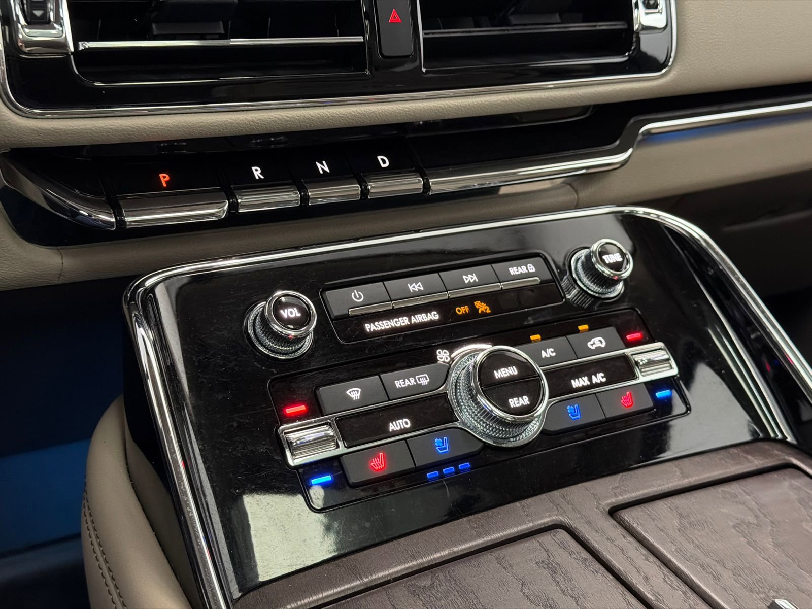 Certified 2022 Lincoln Navigator L Reserve AWD/4WD image 32