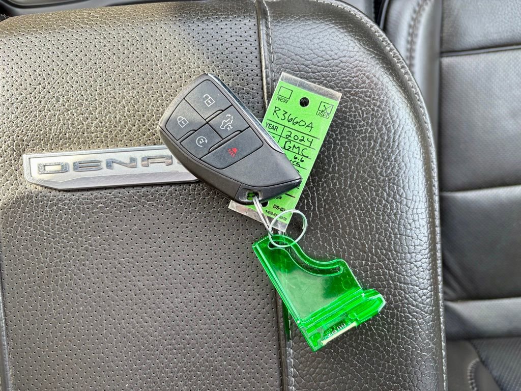 Used 2024 GMC Sierra 3500 Denali w/ Denali Reserve Package image 29