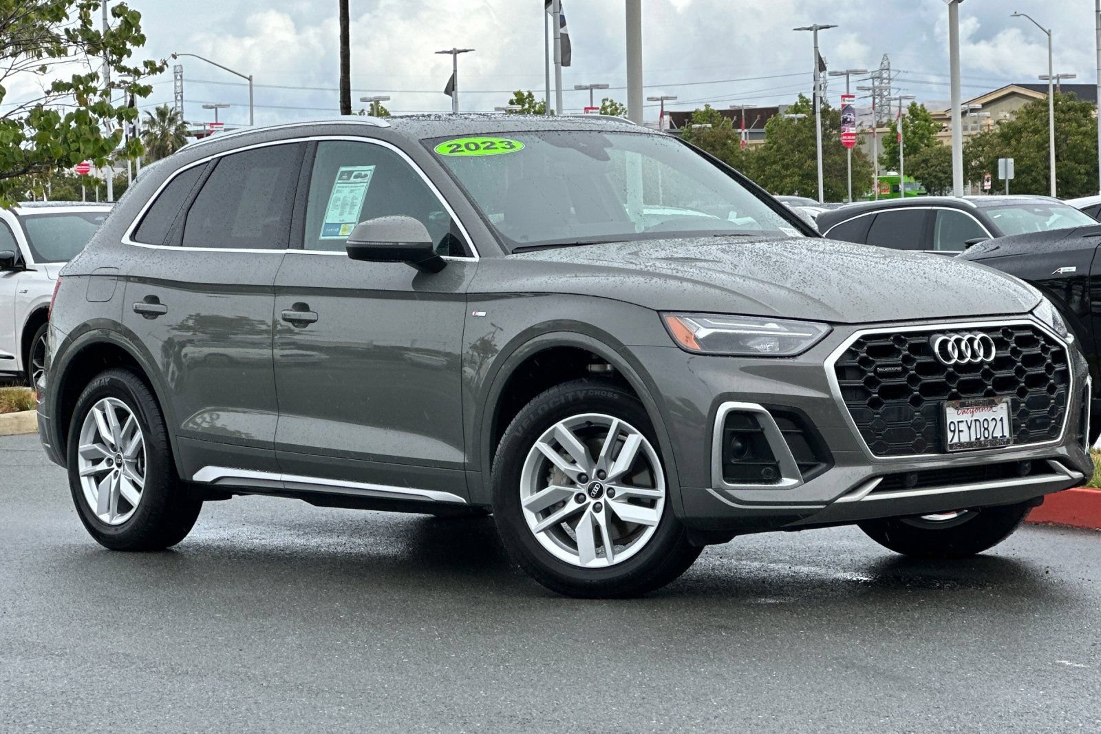 Used 2023 Audi Q5 2.0T Premium w/ Convenience Package AWD/4WD image 2