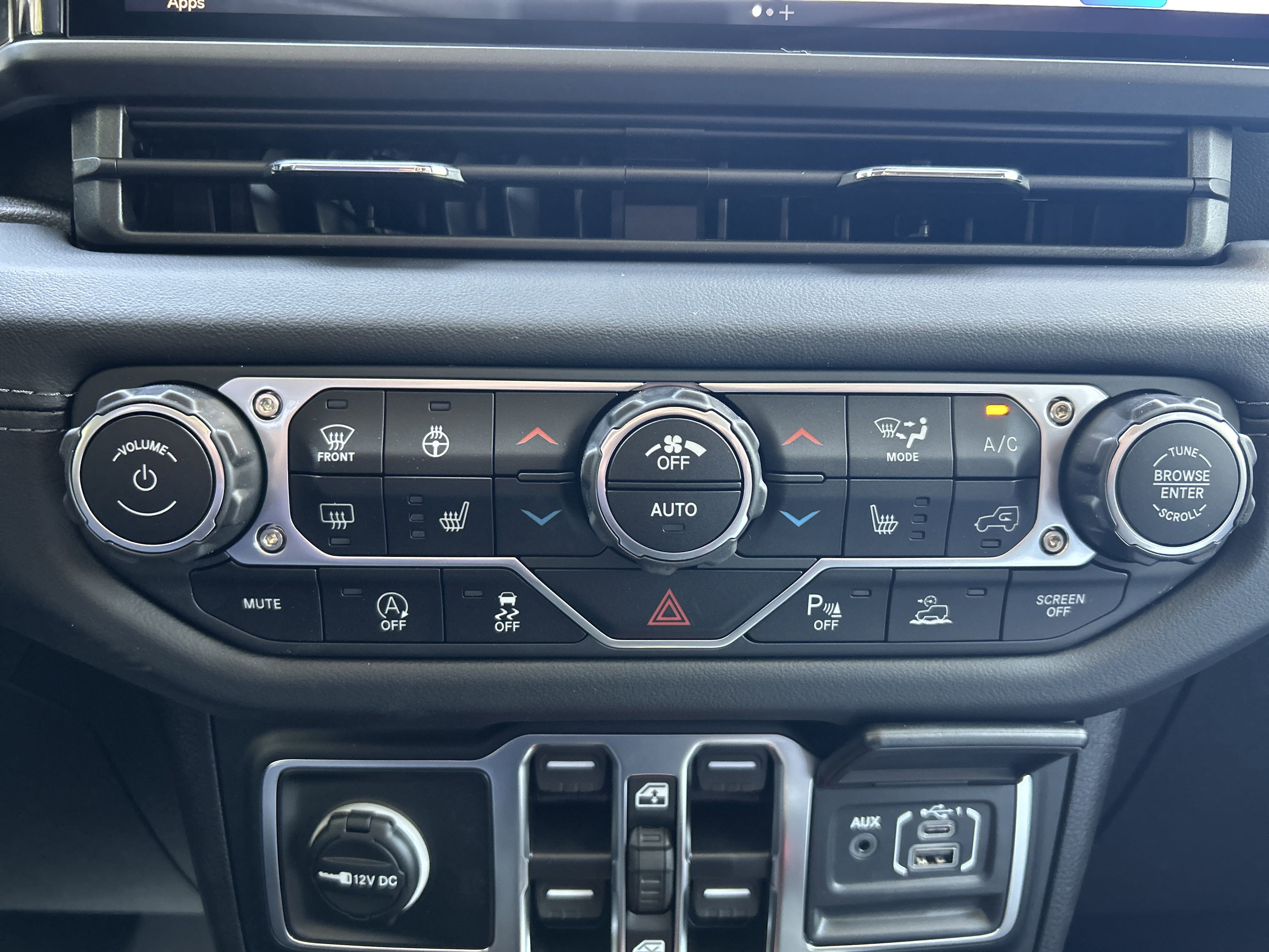 New 2025 Jeep Wrangler Sahara image 41