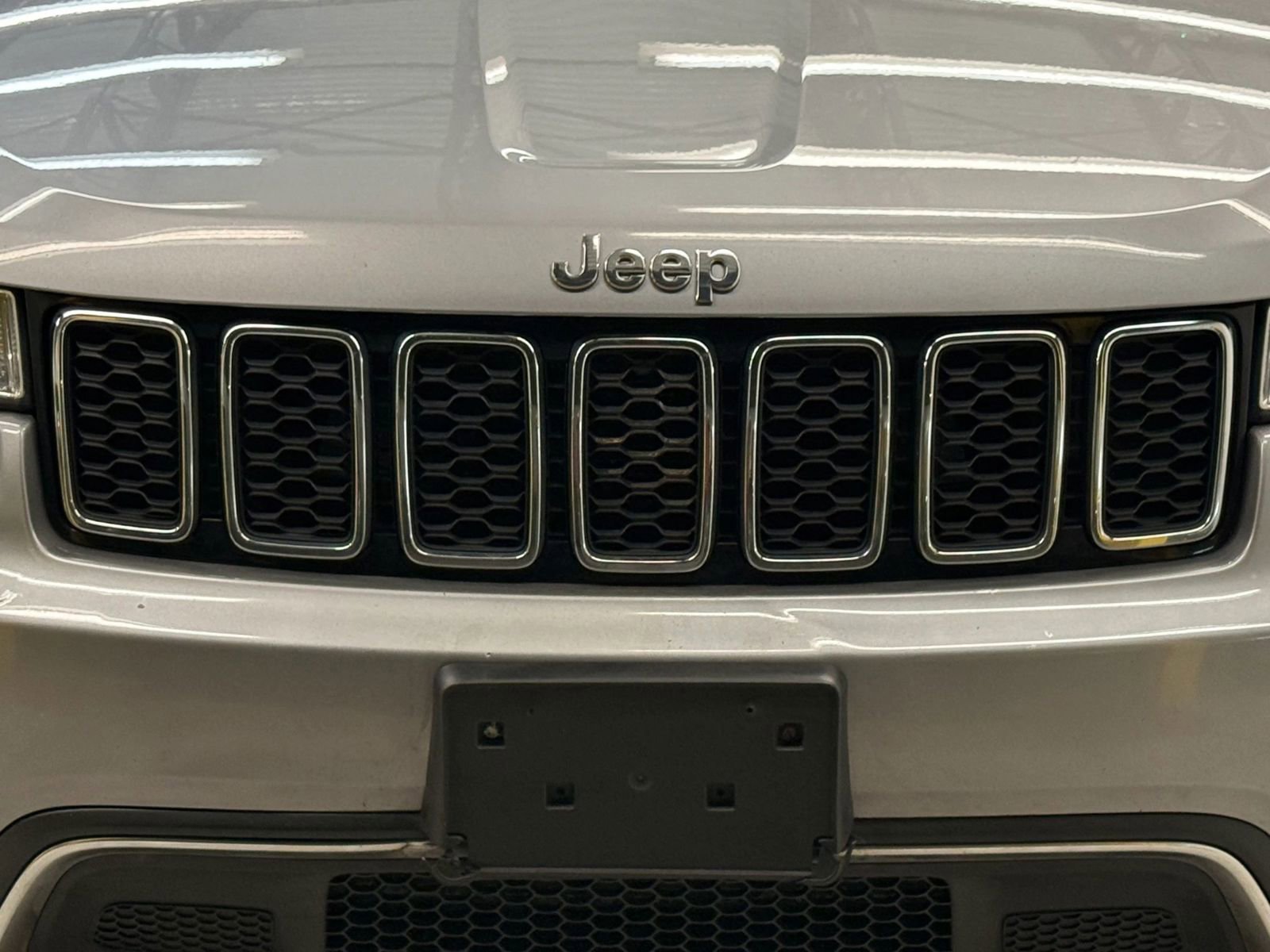 Used 2020 Jeep Grand Cherokee Limited AWD/4WD image 5
