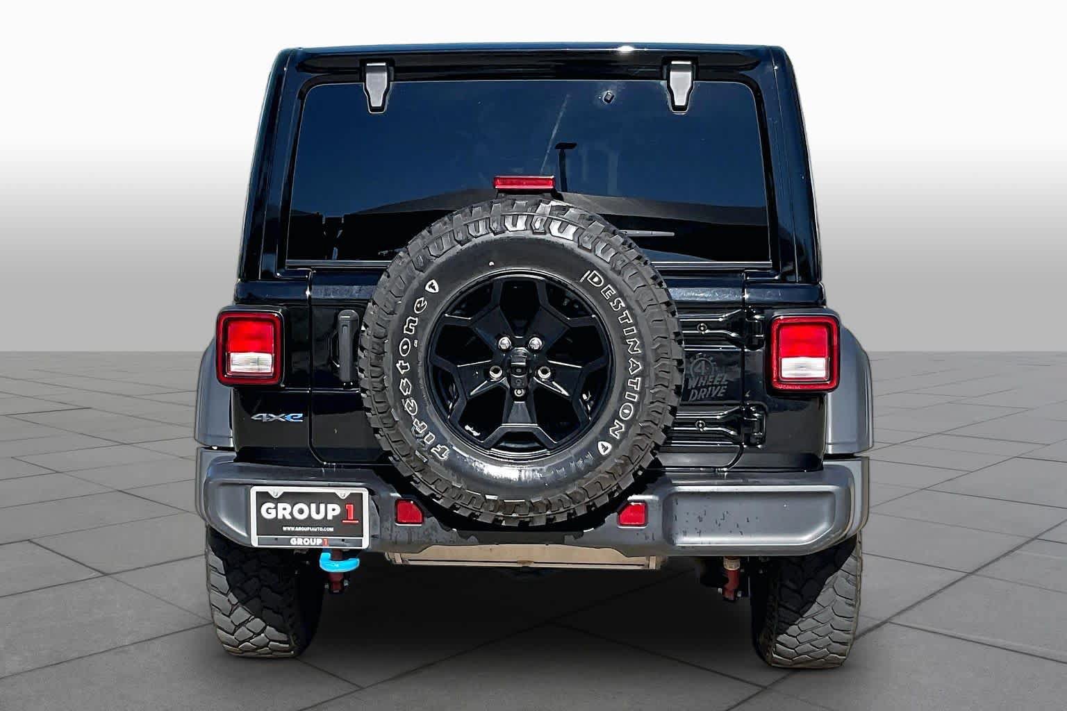 Used 2023 Jeep Wrangler Unlimited w/ Sun & Screen Package AWD/4WD image 5