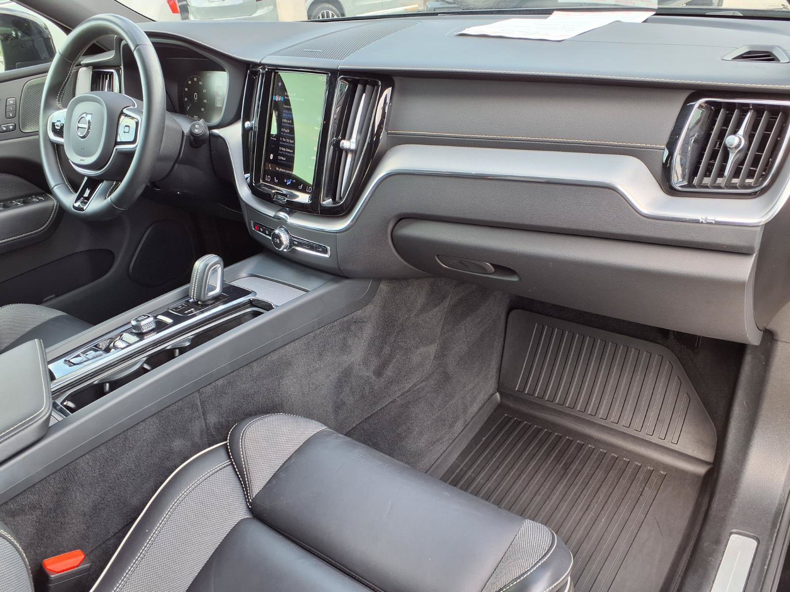 Used 2021 Volvo XC60 T8 R-Design AWD/4WD image 9