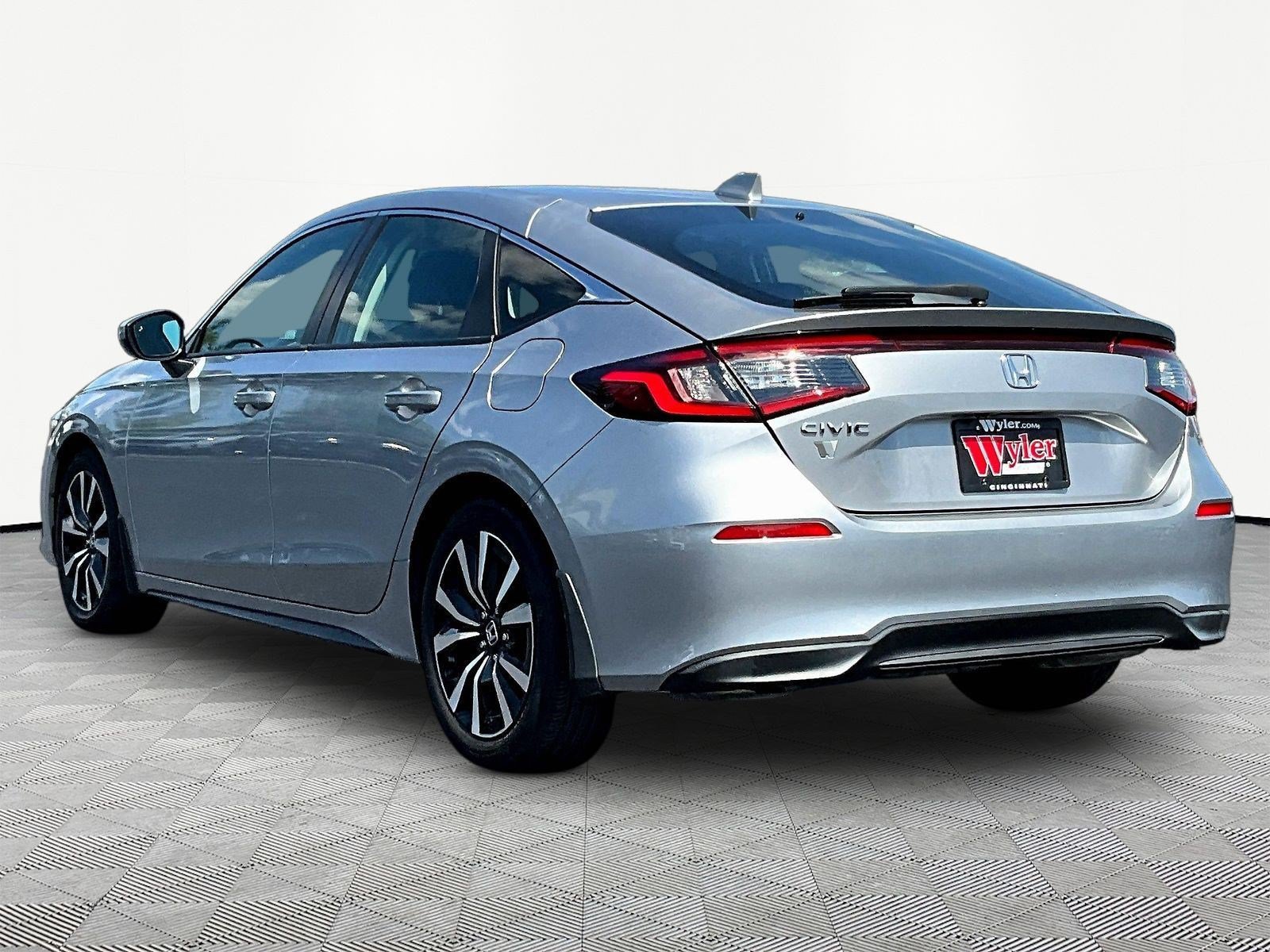 Used 2023 Honda Civic EX-L image 4
