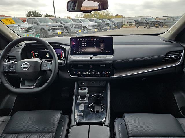 Used 2025 Nissan Rogue Platinum w/ Platinum Premium Package image 11