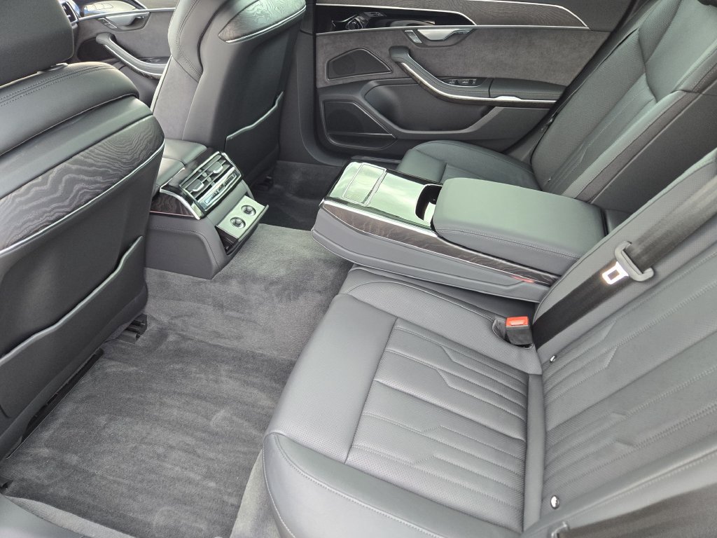 Certified 2025 Audi A8 L 3.0T AWD/4WD image 40