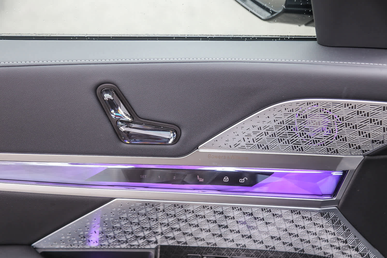 Used 2025 BMW i7 eDrive50 w/ M Sport Package image 18