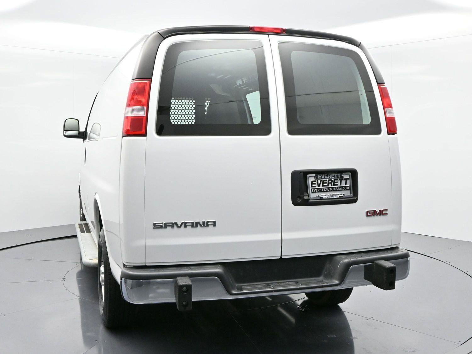 Used 2024 GMC Savana 2500 w/ Driver Convenience Package image 6