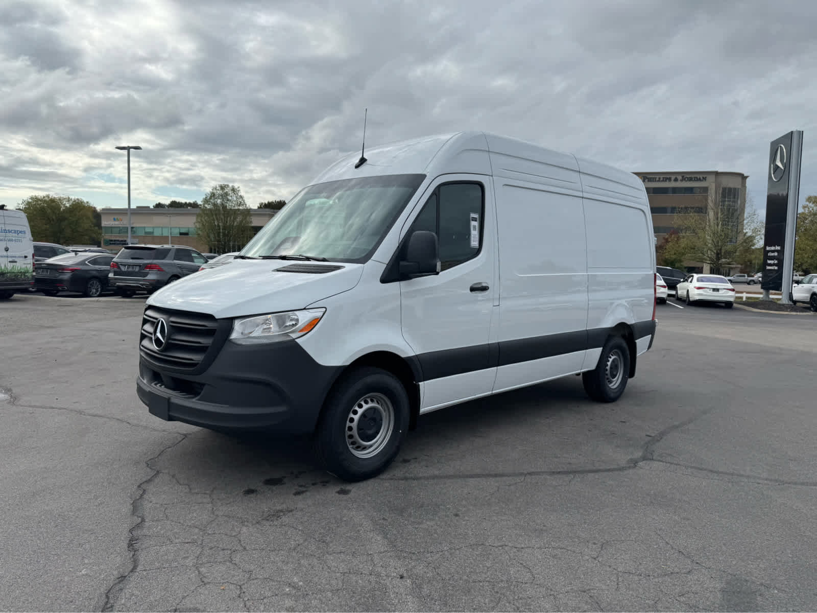 Used 2025 Mercedes-Benz Sprinter 2500 image 2