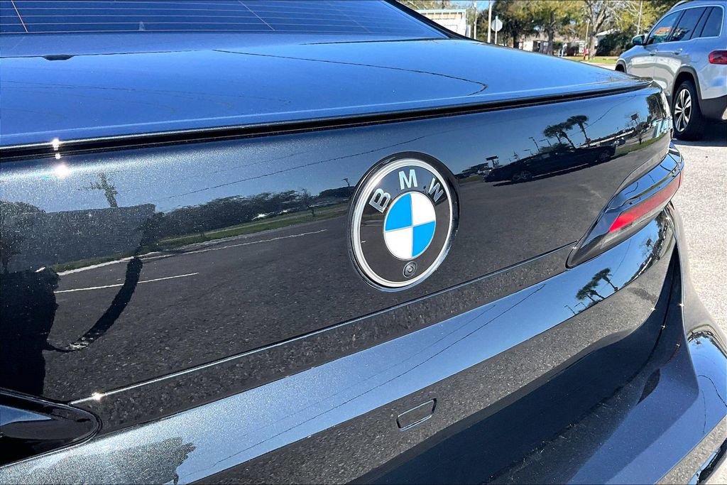 Used 2023 BMW 740i image 27