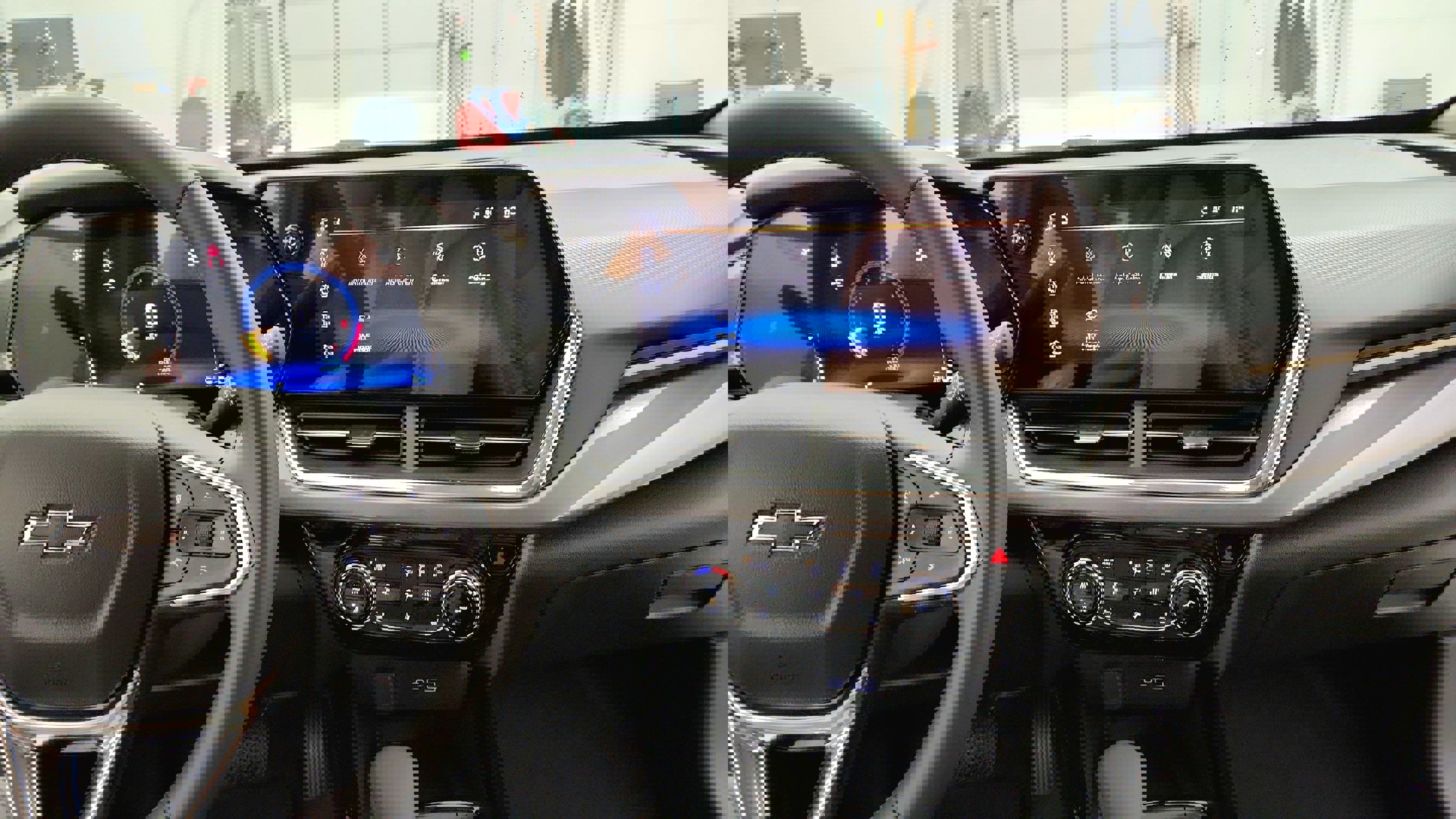 New 2026 Chevrolet Trax ACTIV w/ Sunroof Package image 31