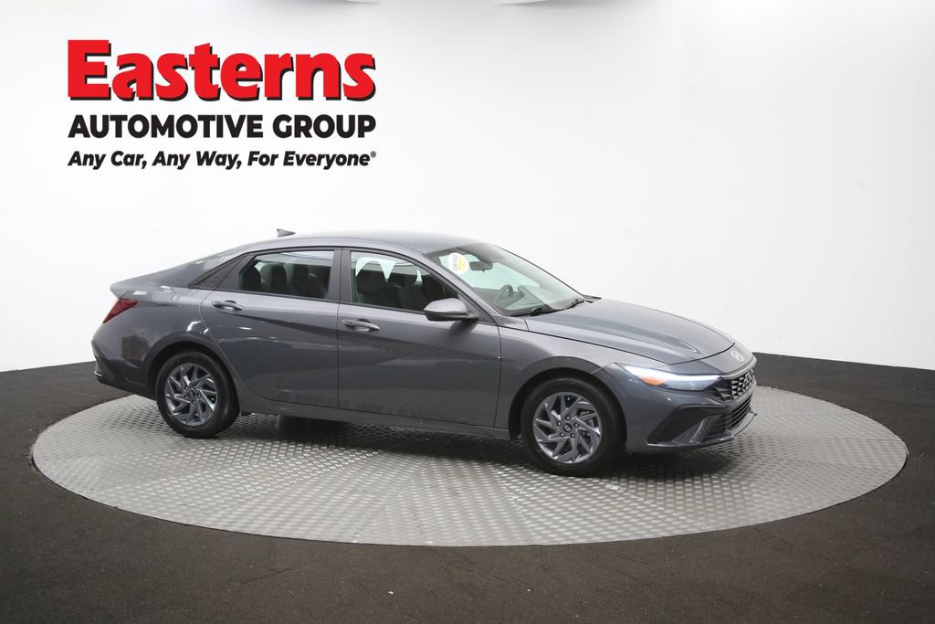 Used 2024 Hyundai Elantra SEL FWD image 45